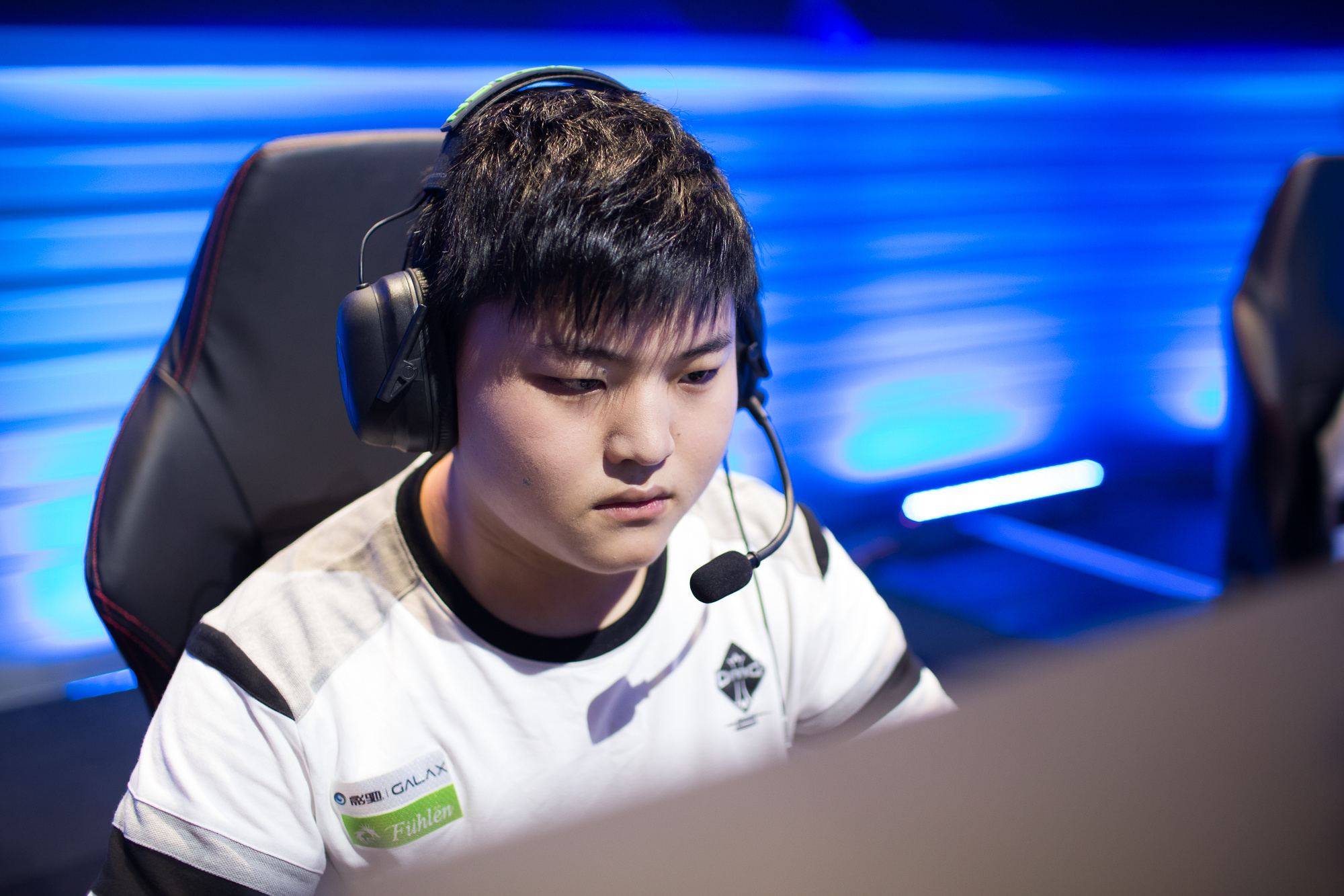 不论是在禁 不论是在禁